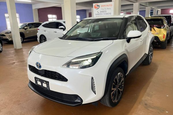 REF9832ToyotaYarisCrossZ02