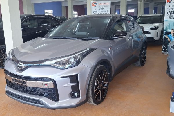 Ref0825ToyotaChrGRSport05