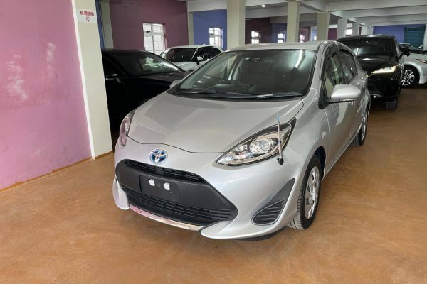Ref1731ToyotaAquaS04