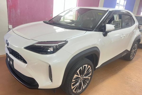 Ref7370ToyotaYarisCrossZ03