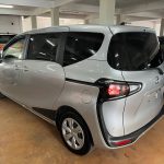 Ref_1856__Toyota_Sienta_02